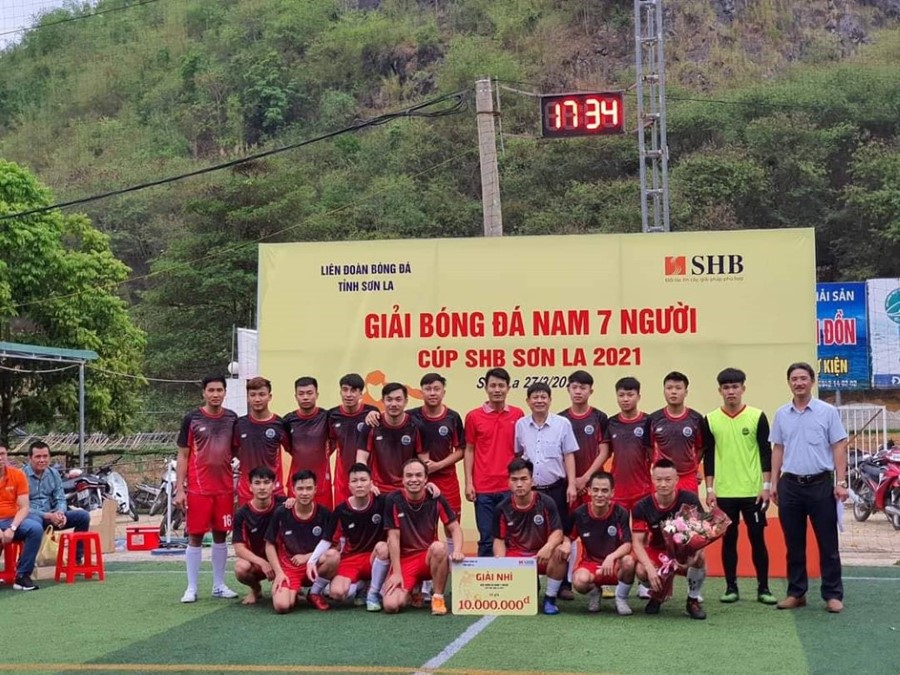 Đội bóng đá nam Trường Đại học Tây Bắc tham gia giải vô địch cup SHB Sơn La năm 2021