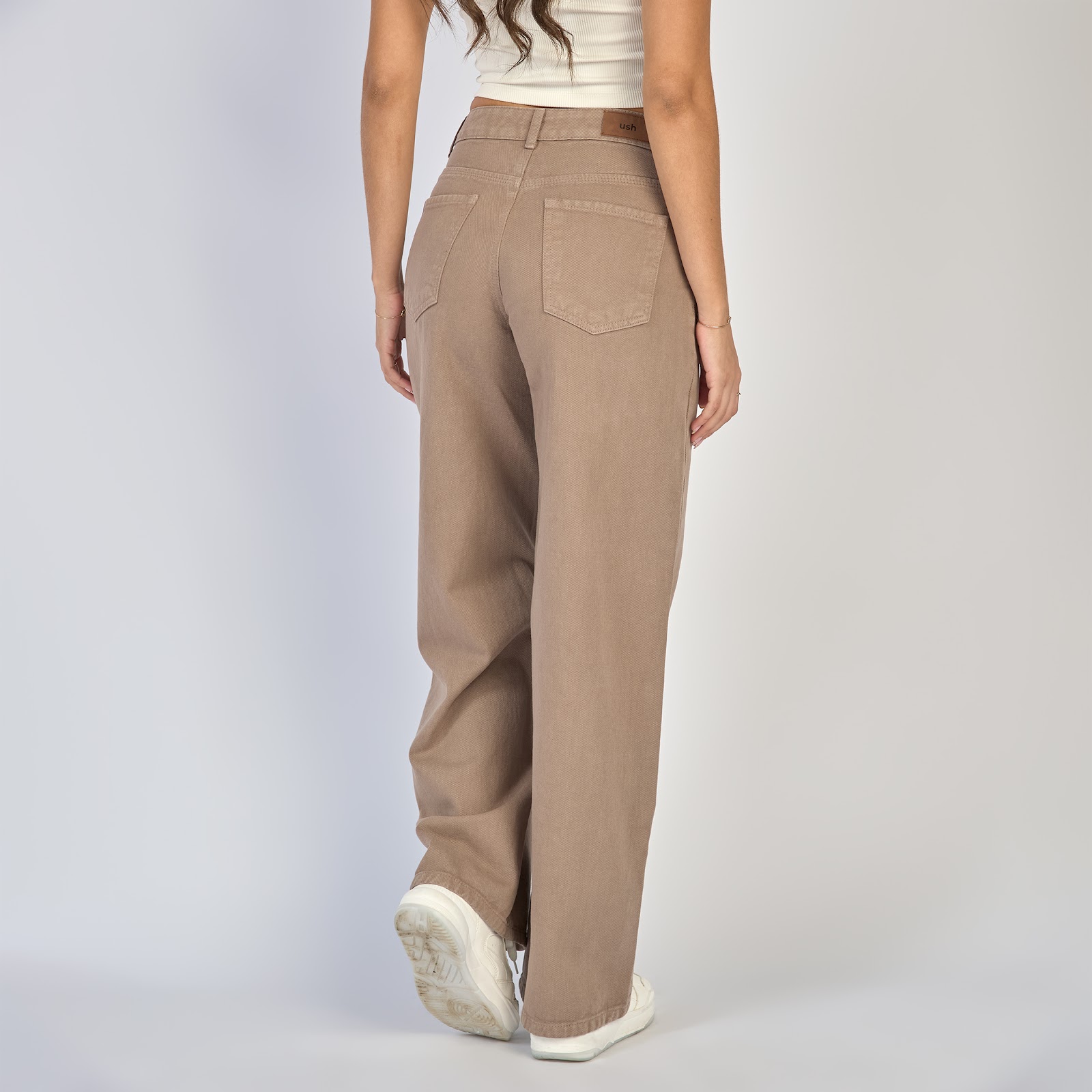 Jean dama wide leg tiro alto rígido. color Almendra - Vista 5
