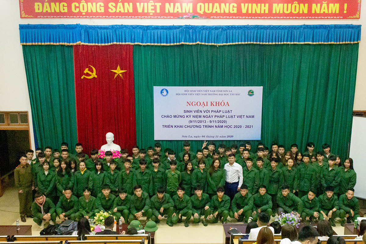 Hội sinh viên tổ chức chương trình ngoại khóa "Sinh viên với pháp luật chào mừng kỷ niệm ngày Pháp luật Việt Nam (09/11/2013 - 09/11/2020)