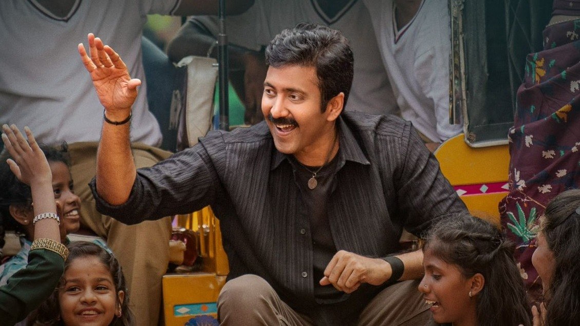 Trimurthulu Movie Review: Vadde Naveen Shines in His Comeback