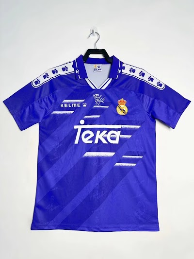 Retro 1994-96 Real Madrid Visitante @lumorasports.jpeg