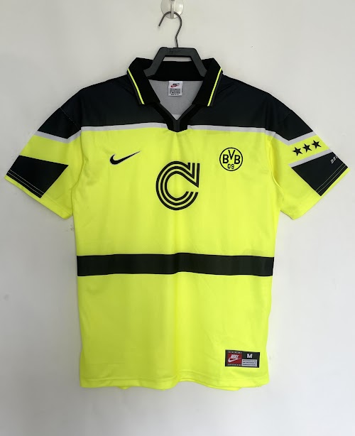 Equipación local del Dortmund 1996-97.jpeg