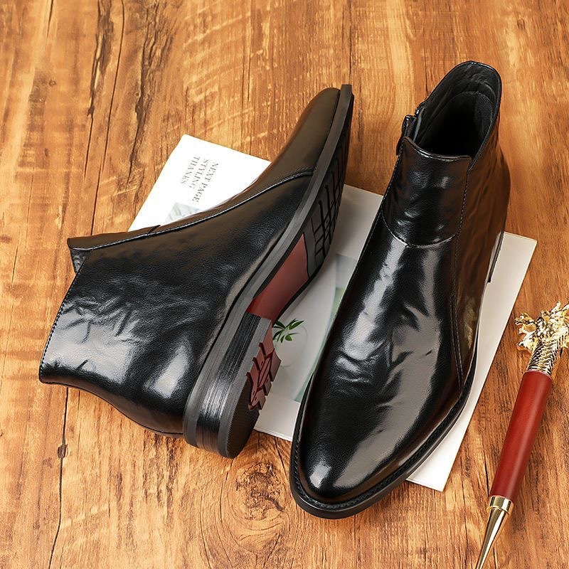 Men's leather Chelsea boots, pointed toe