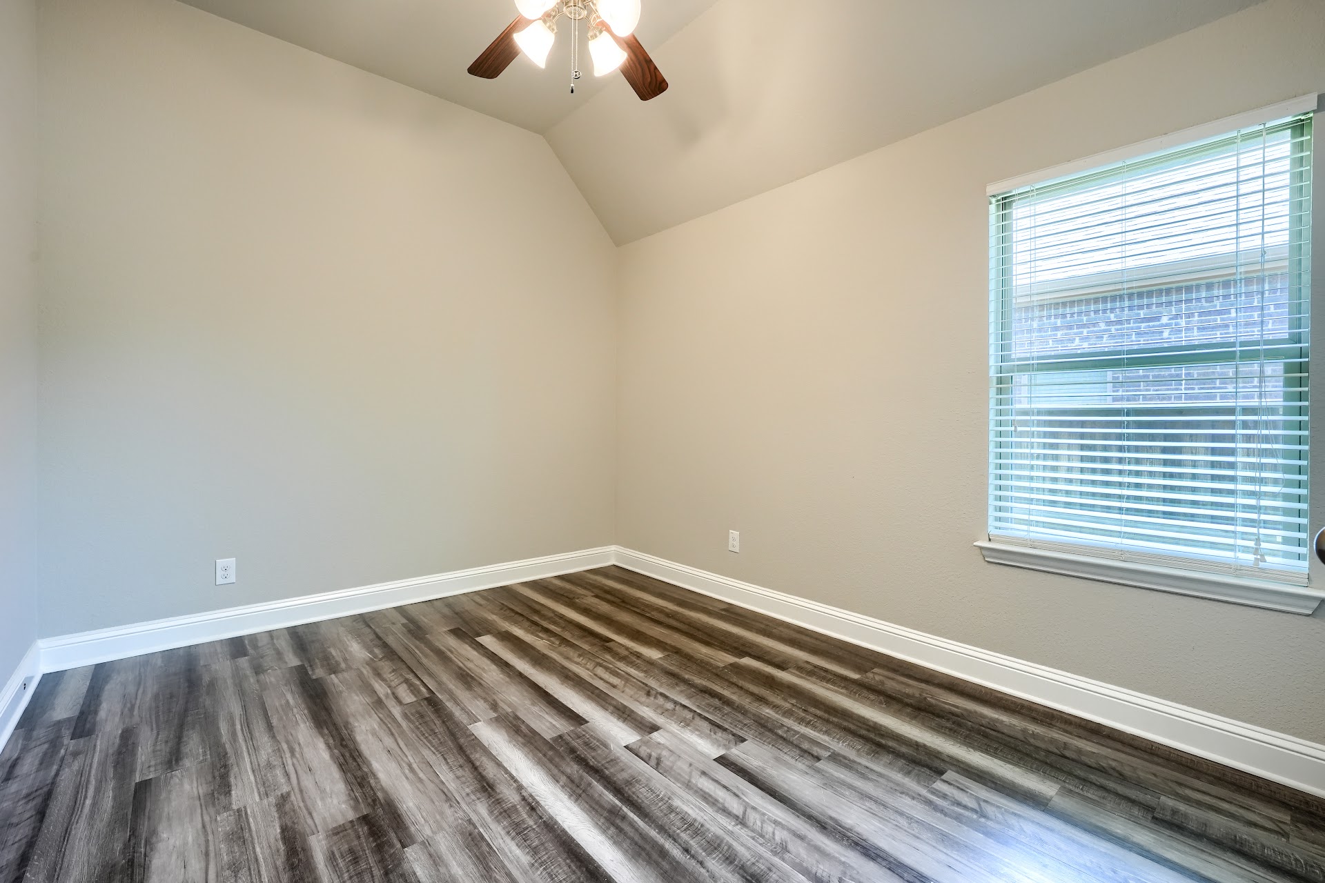 22 print 1733 Amalfi Dr 22