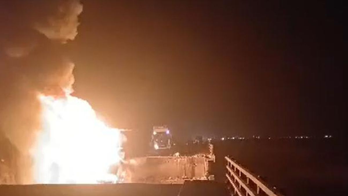 Từ eo biển Hormuz đến sát Pakistan, loạt mục tiêu trên khắp miền Nam Iran bị Mỹ tấn công - Báo Tin Tức TTXVN