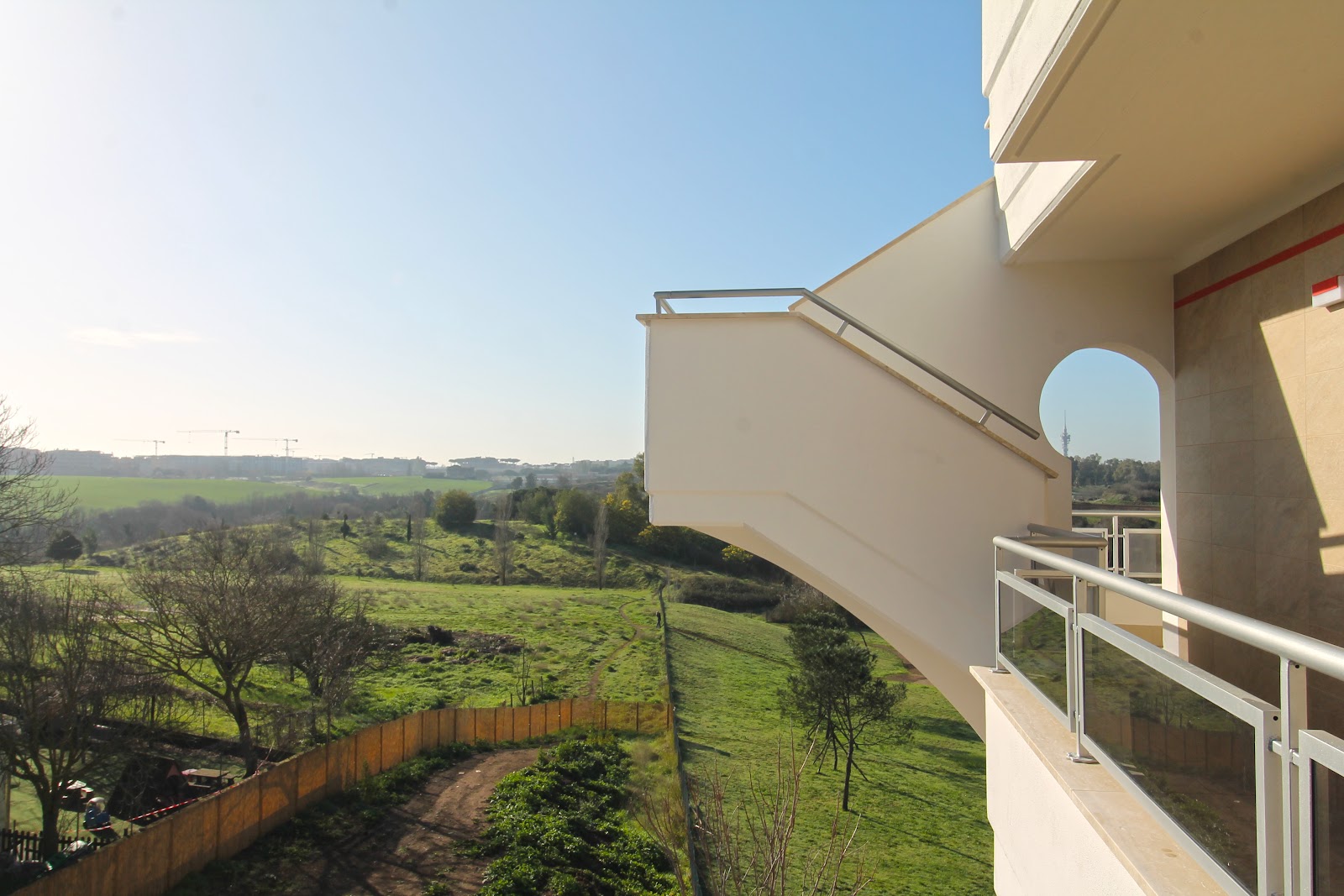 Terrazza appartamento nuova costruzione Roma Sud con vista panoramica