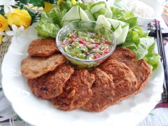Chả cá kiểu Thái đơn giản mà ngon, chỉ cần bỏ tí thời gian rỗi là bạn có thể hoàn tất món chả cá dai ngon, béo thơm của Thái Lan cho cả nhà nhâm nhi rồi nhé!