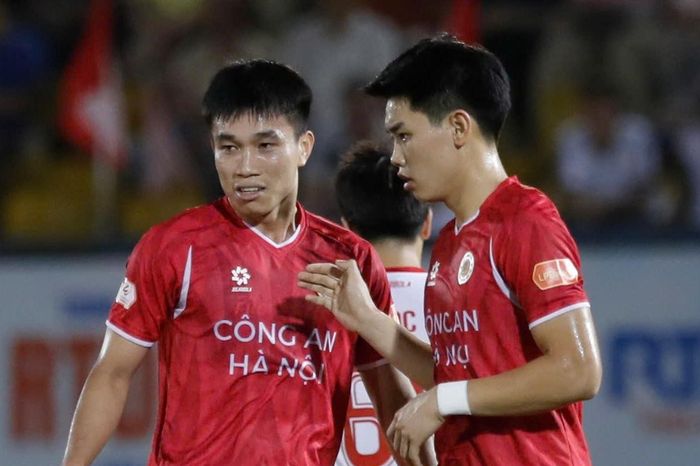 Đình Bắc ghi bàn 3 trận liên tiếp ở V.League - Tạp chí Tri thức