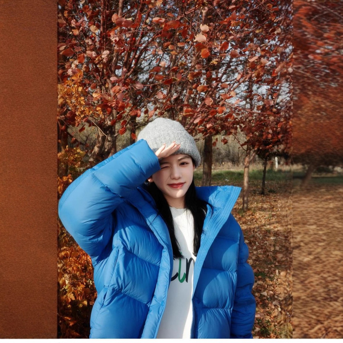Short down jacket with hood, 90% white goose down
