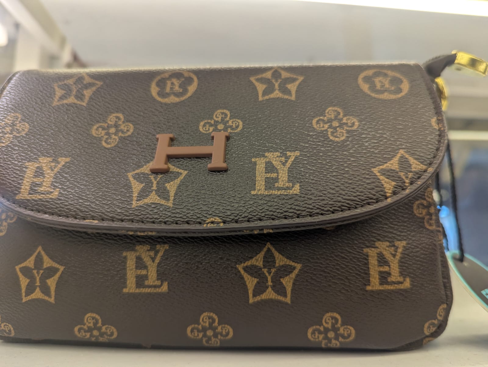 Item 4 - Ladies bag Monogram