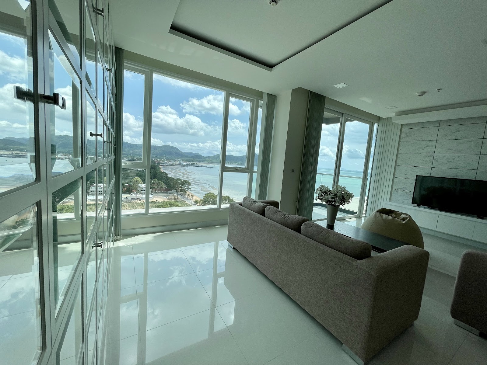 Grand Caribbean A - 1 Bed, Floor 7 5