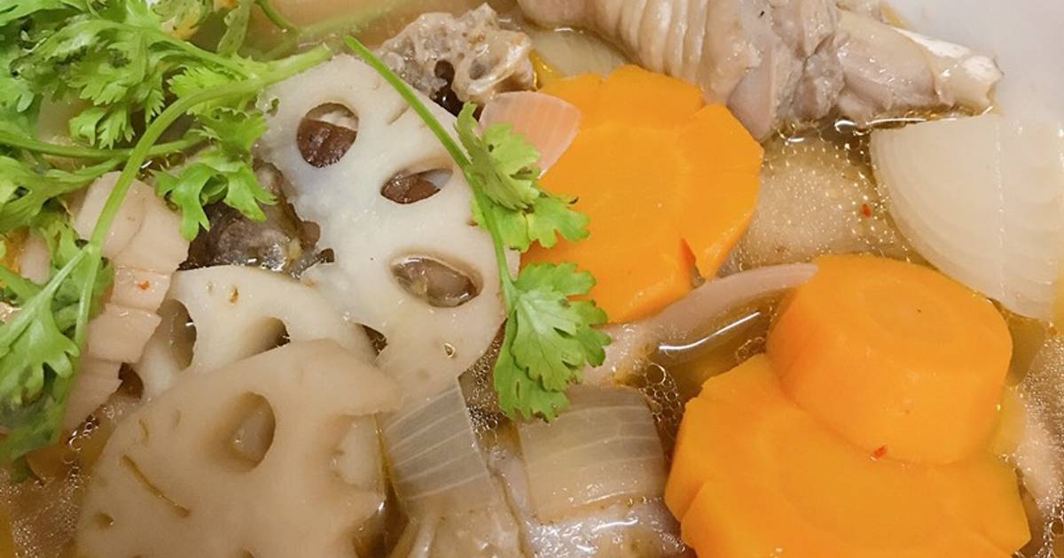 Gà hầm củ sen, cà rốt