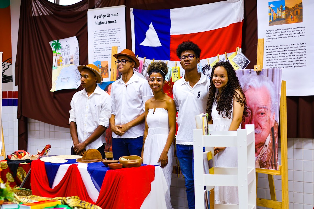 Registro de atividade educativa e cultural em Mairi