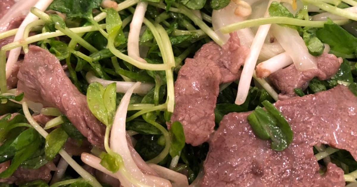 Bò Nhật trộn rau mầm đậu nành