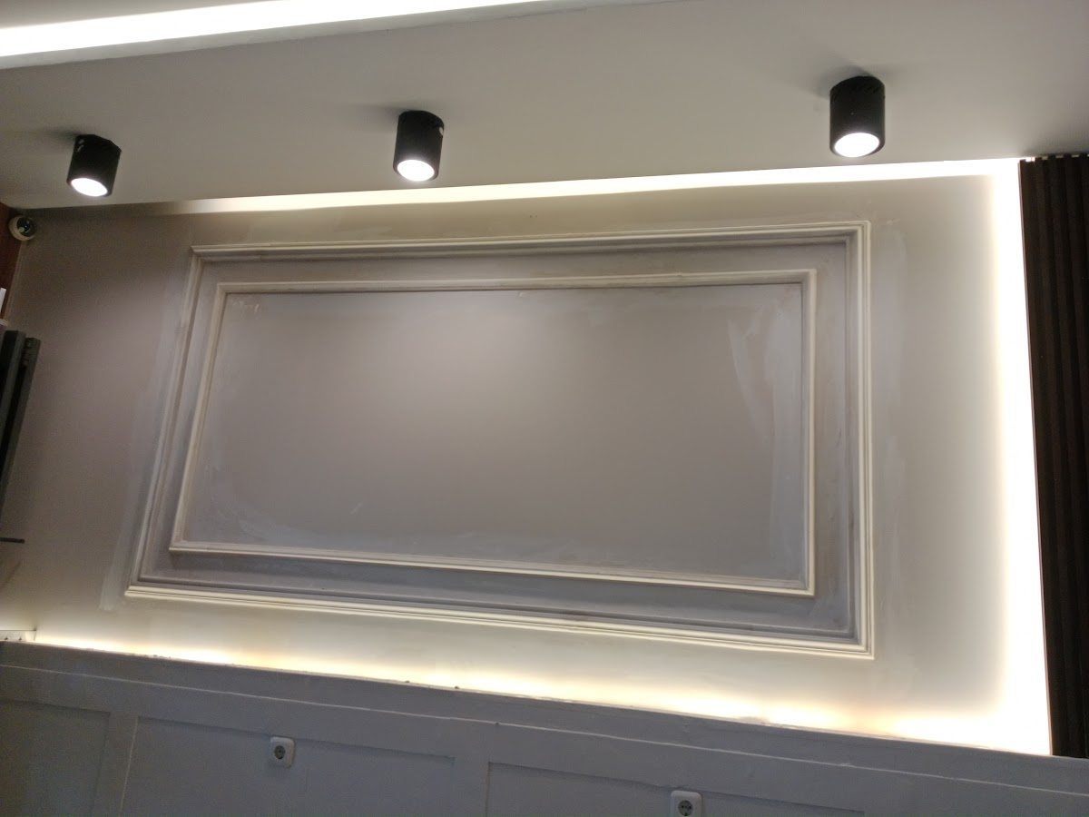 Pemasangan Moulding