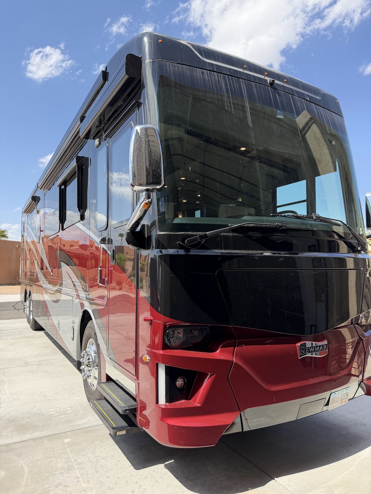 2020 Newmar Dutch Star 4081 photo 4 thumbnail