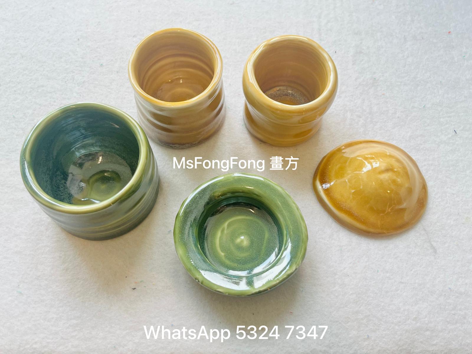 「導師代修坯及代上釉 + 20小時燒製的 學員成品（大人+小朋友） ✨✨ 可以作為一家人的日常陶器，使用親手做的水杯滿滿儀式感💗」