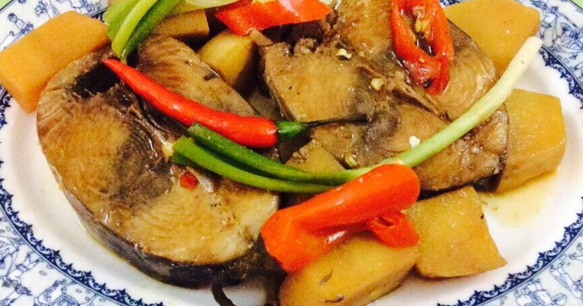 Cá Ngừ kho măng củ