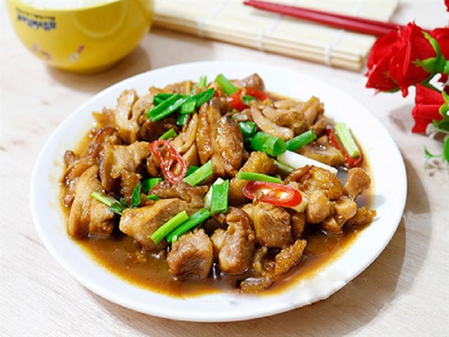 Thịt Gà Rim Nước Tương Đậm Đà