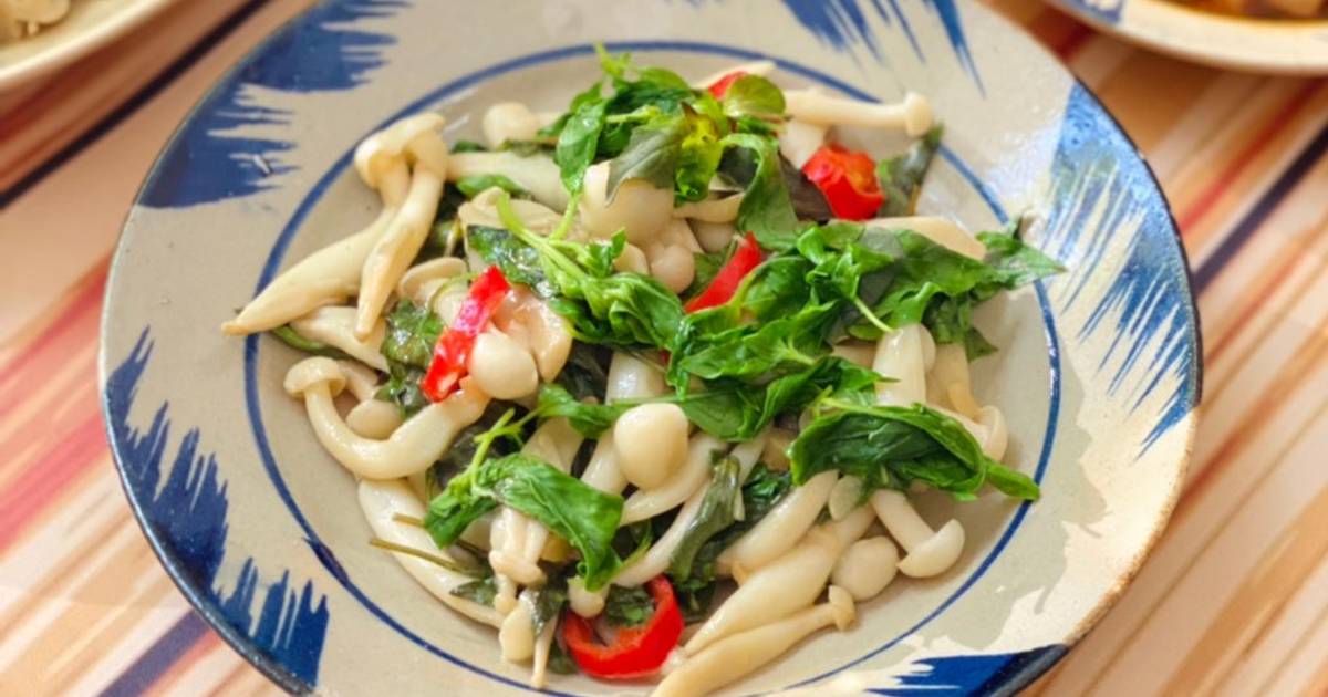 Nấm Linh Chi Xào Húng Quế Trắng
