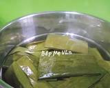 Gói bánh xong thì cho vào nồi xửng hấp,hấp bánh khoảng 10-15 phút thì bánh chín.