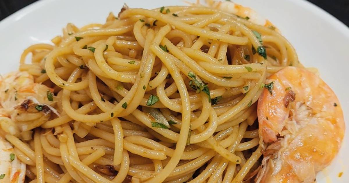 Spaghetti tôm sốt dầu tỏi