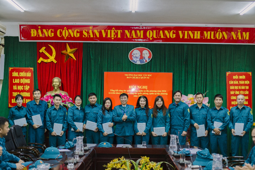 Hội nghị tổng kết công tác quốc phòng, quân sự địa phương năm 2024 và triển khai nhiệm vụ công tác quốc phòng, quân sự địa phương năm 2025