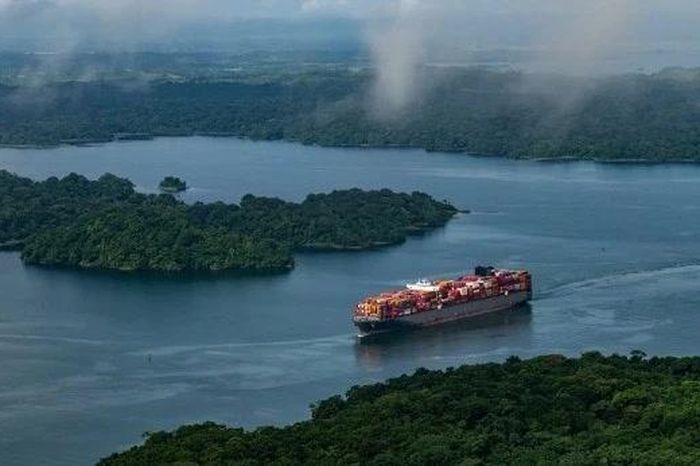 Kênh đào Panama: Tàu chở dầu trả 4 triệu USD đấu giá vượt hàng - Báo Tri thức &amp; Cuộc sống