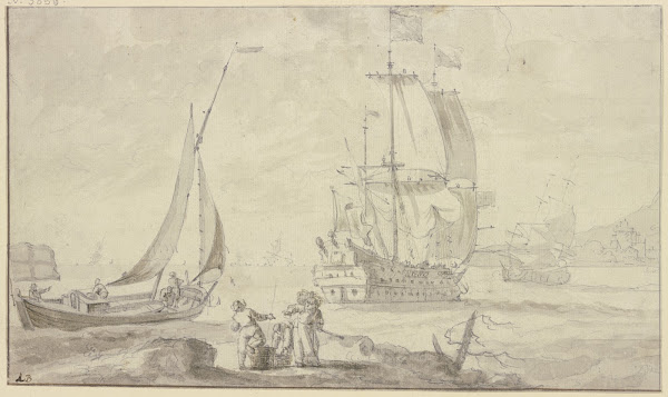 Nah am Strand ein großes Schiff links am Strand ein absegelndes Boot