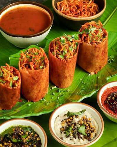 Schezwan Noodles Dosa