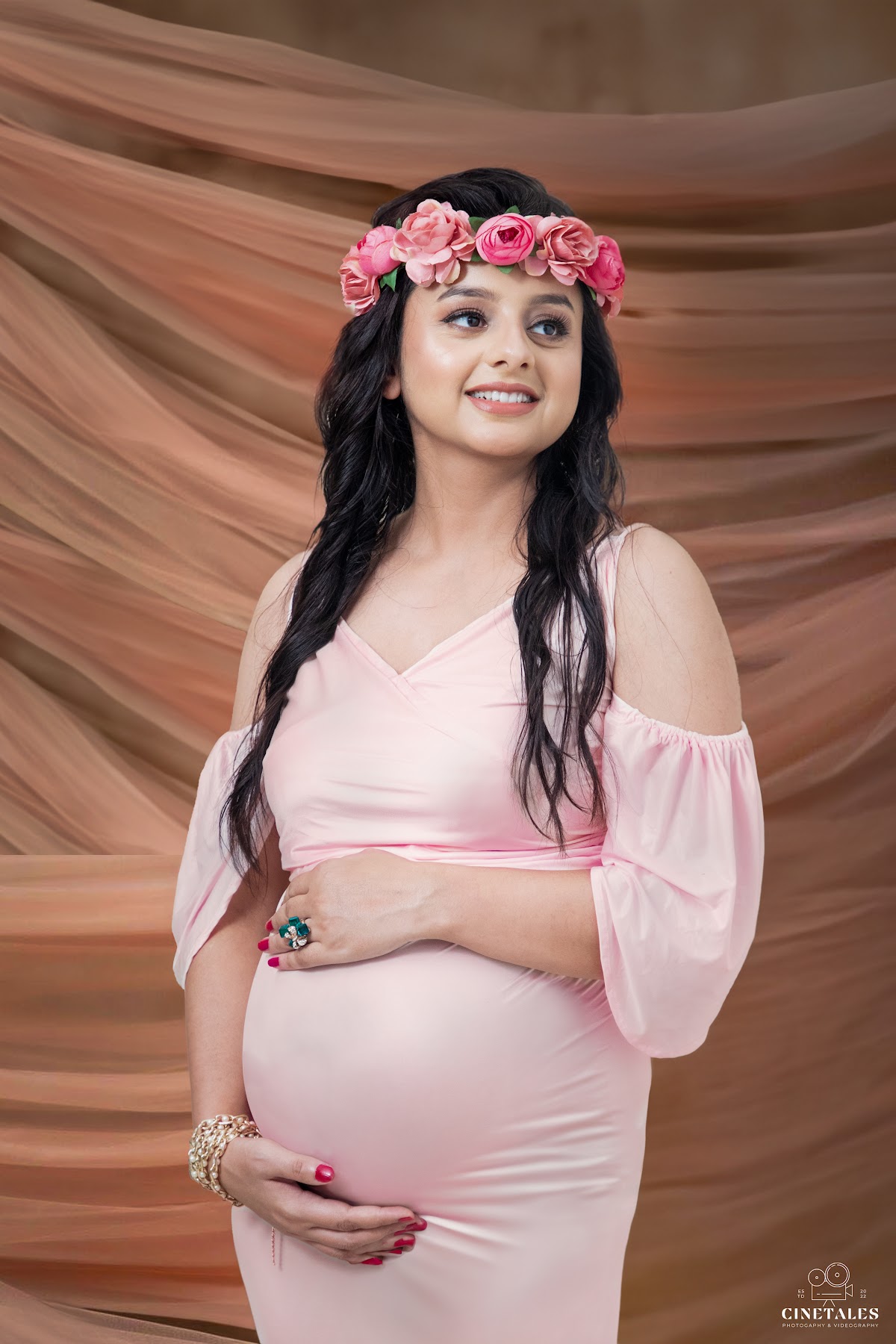 Maternity · 48 frame 11