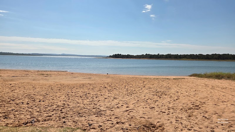 Lote pé na água e lote acima na quadra TV Marina totalizando 1.770m² no Riviera de Santa Cristina XIII