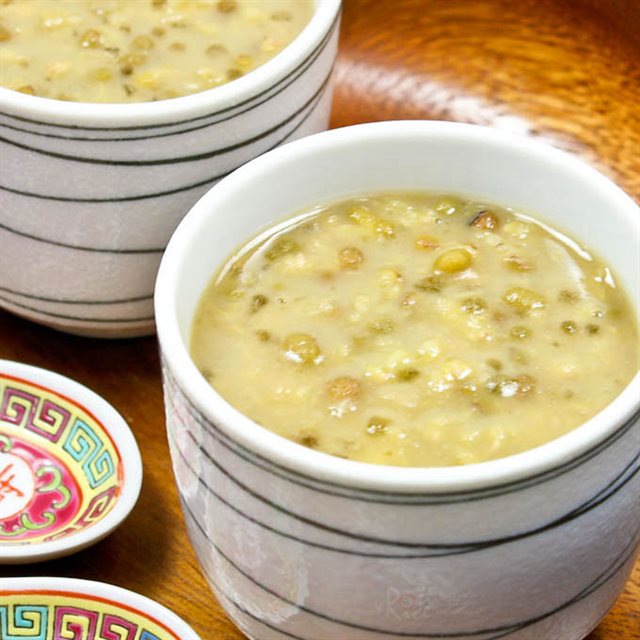 Chè Nước Cốt Dừa Đậu Xanh