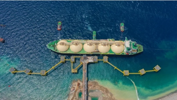 Khủng hoảng eo biển Hormuz đẩy giá khí đốt châu Âu tăng phi mã