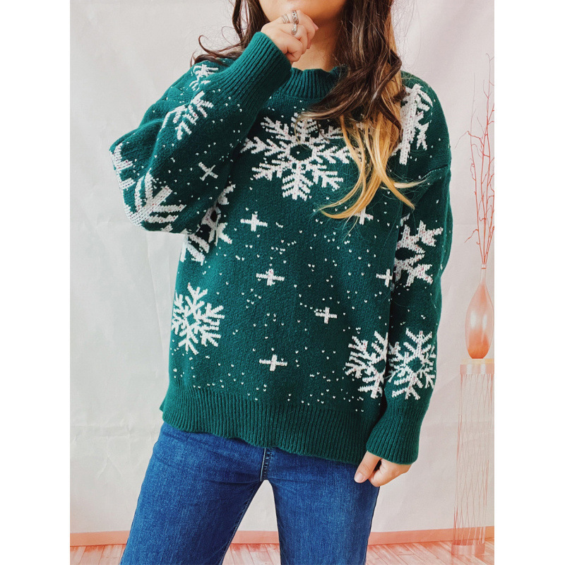 Women’s knitted sweater with 3D Christmas motif
