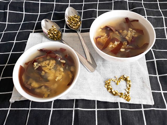 Chè Nha Đam Nấu Đậu Xanh