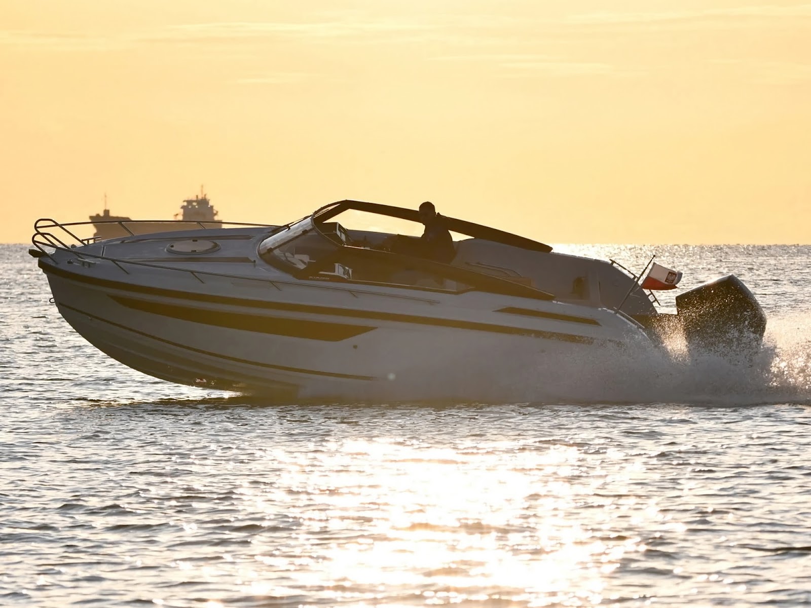 Parker 720 Adventure Motoryacht kaufen - HW Bootcenter - Bild 3