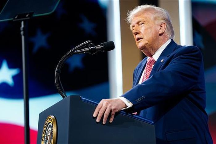 Ông Trump đề xuất Mỹ nên thu phí qua eo biển Hormuz - Đài Phát thanh và truyền hình Hà Nội