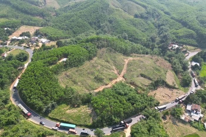 Quốc lộ 49: Nỗi ám ảnh mang tên xe đầu kéo - Báo Người Lao Động