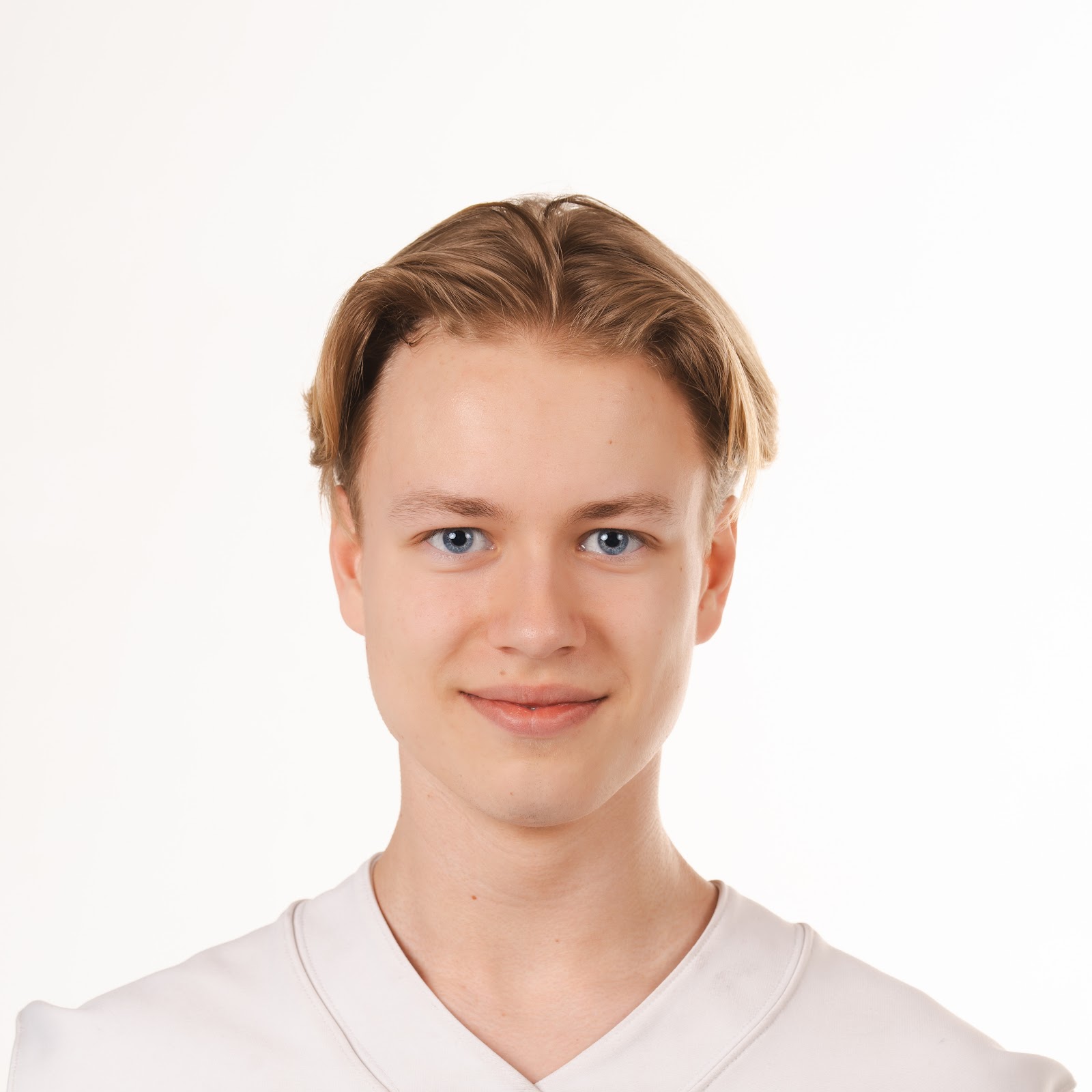 Oscar Hveem Ahlstrøm headshot