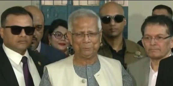 ‘নতুন বাংলাদেশের জন্মদিন, দুঃস্বপ্নের অবসান’: ভোট দিয়ে উচ্ছ্বসিত প্রধান উপদেষ্টা ড. ইউনূস