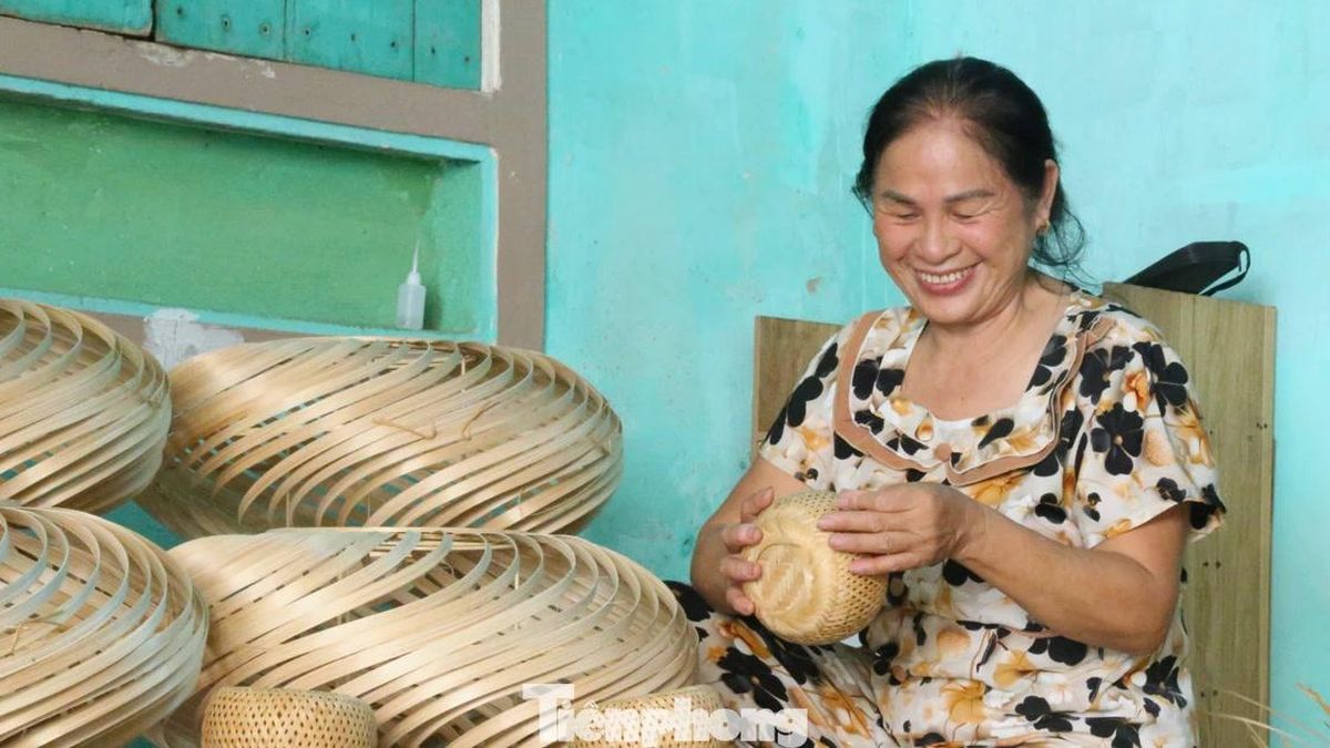 Đôi tay thô ráp tạo nên những sản phẩm tinh xảo xuất ngoại - Báo Tiền Phong