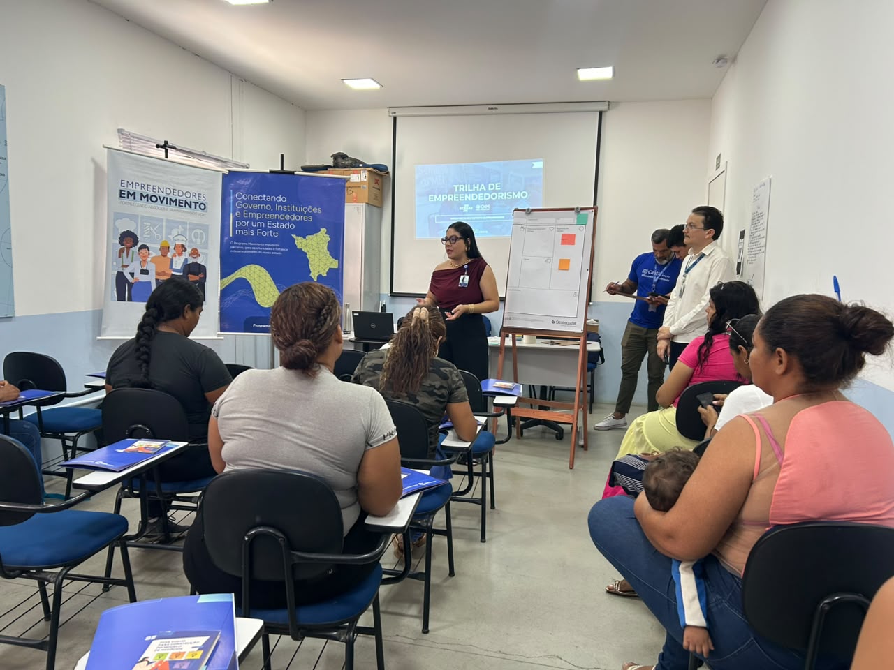 Detalhe de caneca personalizada produzida por microempreendedora atendida pelo projeto do Sebrae e OIM em Roraima.