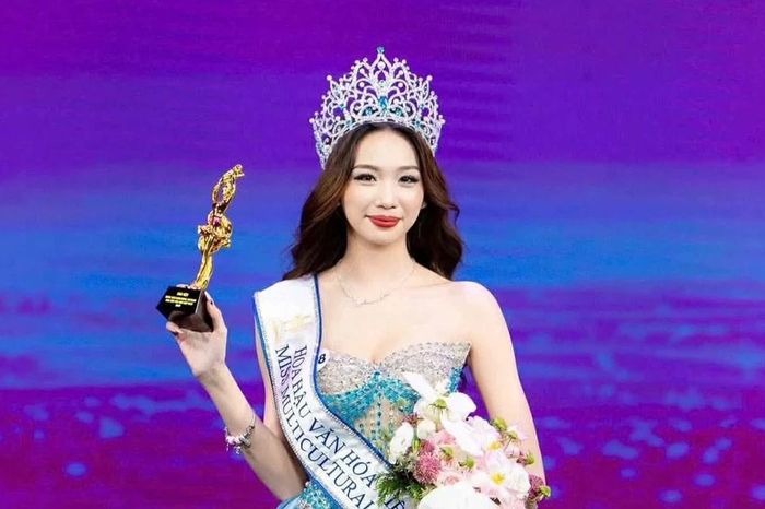 Nữ sinh 18 tuổi đăng quang Hoa hậu Văn hóa Việt Nam 2026 - Báo Tri thức &amp; Cuộc sống