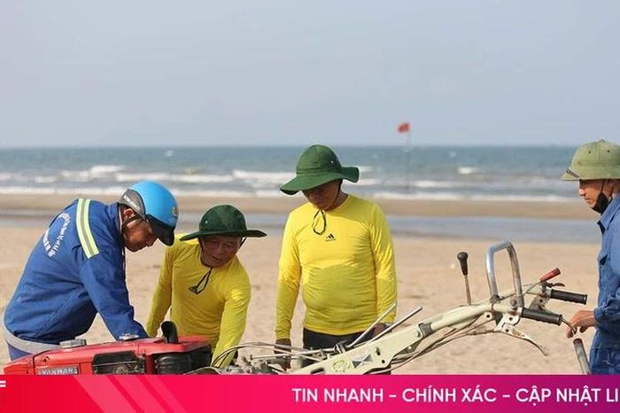 Độc đáo máy gom rác tự chế giúp làm sạch bãi biển - Báo Hà Tĩnh
