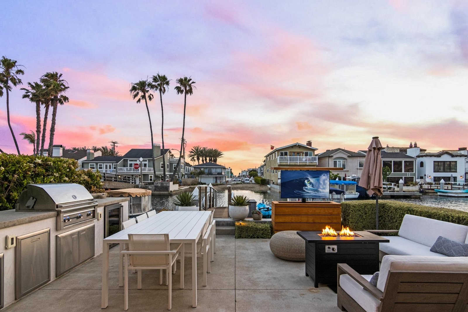 Newport Beach, California, USA — 3-Bed Villa With Sauna 2