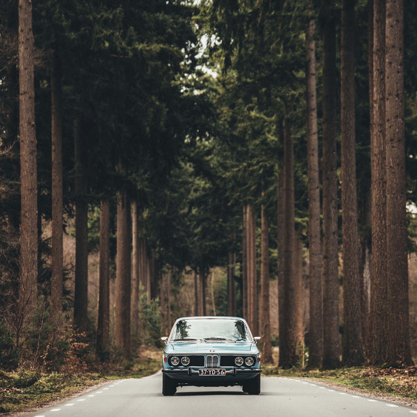 Download Classic BMW E9 Coupe 2K iPhone