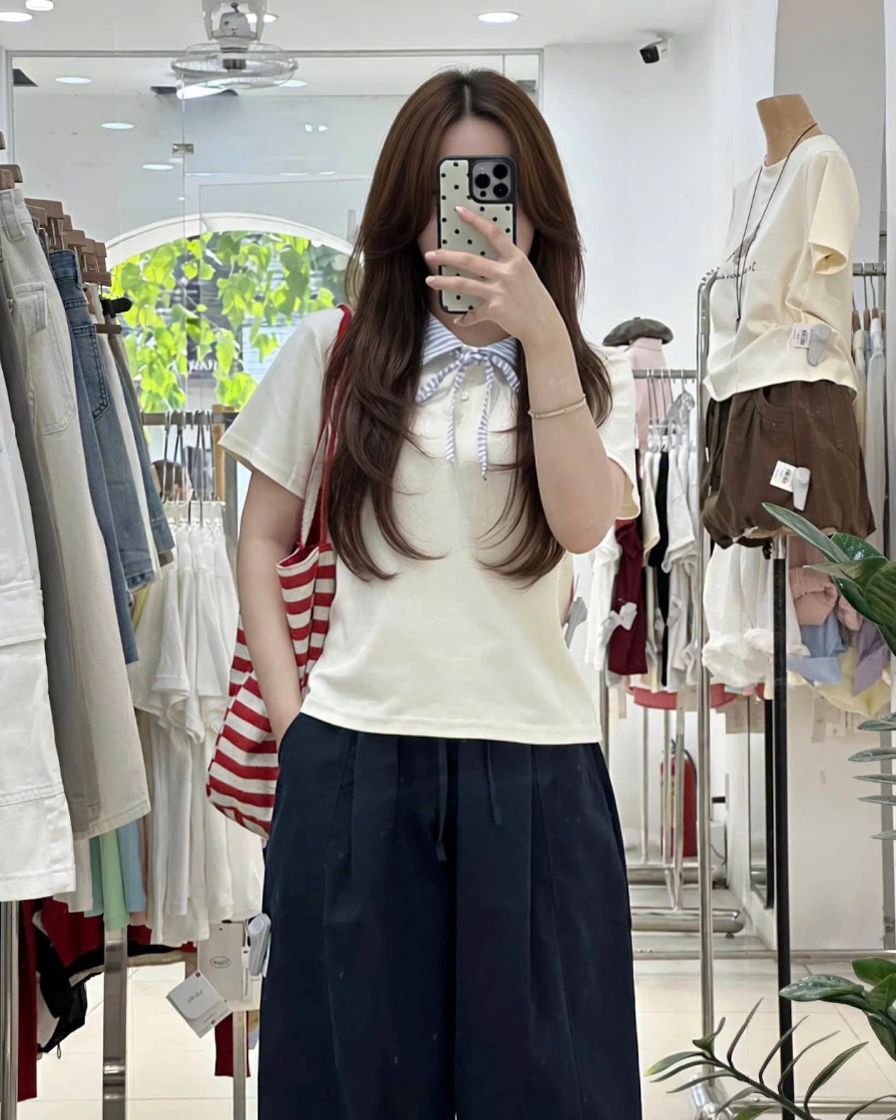 Áo thun polo cổ sọc thêu chữ little XONXEN SHOP mã 392448 – Image 3