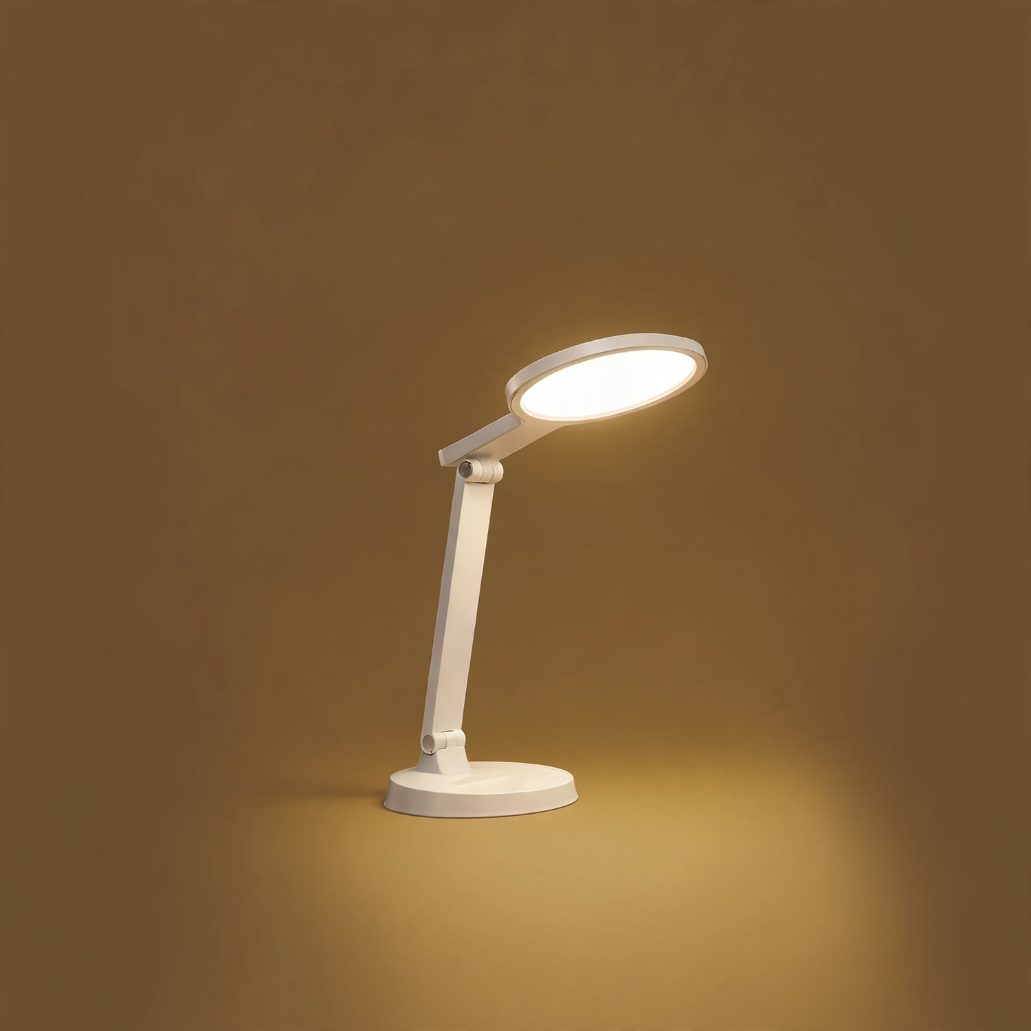 Augenschonende LED-Schreibtischleuchte mit Klappmechanismus