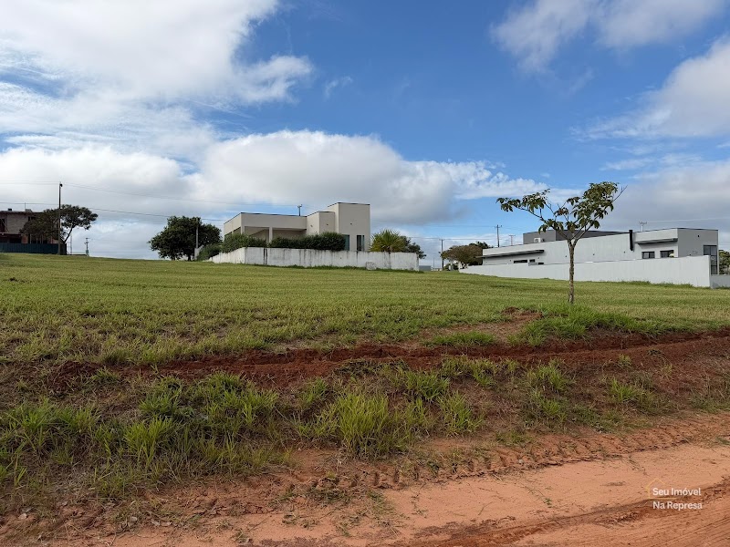 Lote com vista para a represa quadra PD no setor Marina no Riviera de Santa Cristina XIII